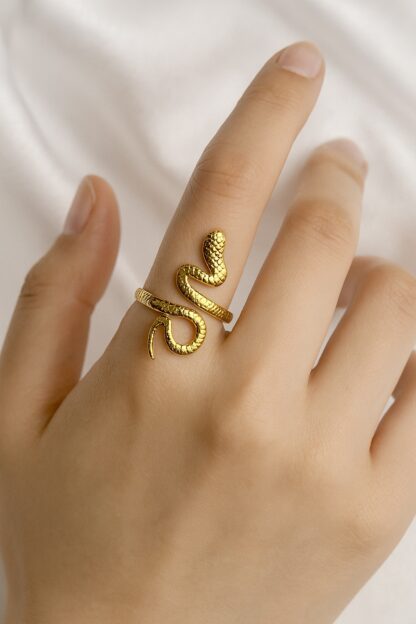 SNAKE RING