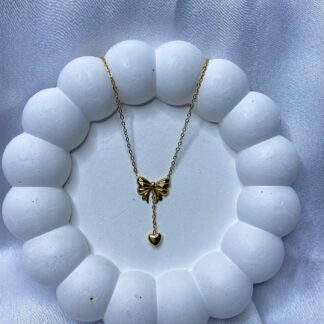 DELICATE BOW AND HEART NECKLACE