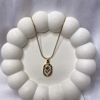 VINTAGE ROSE NECKLACE